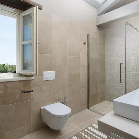 فيلة Elena With Private Pool And Sport Courts Ladici